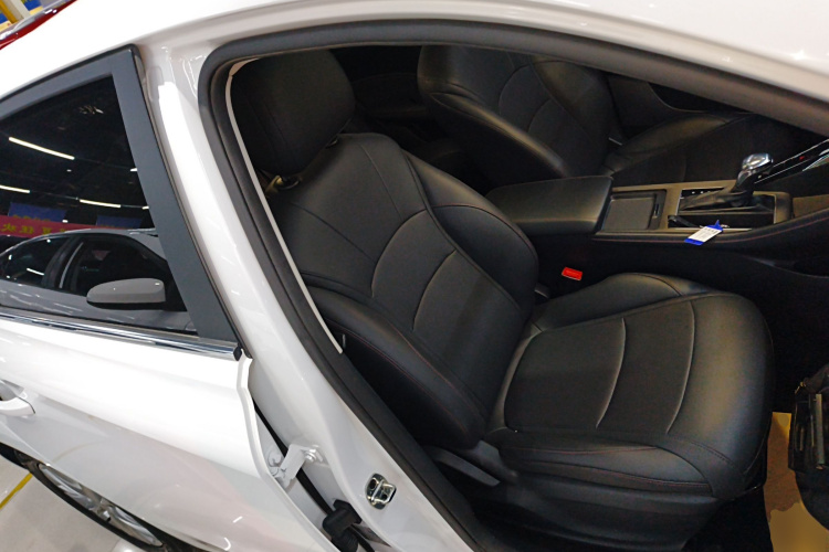 荣威i5 2023款 1.5L CVT豪华版局部细节41