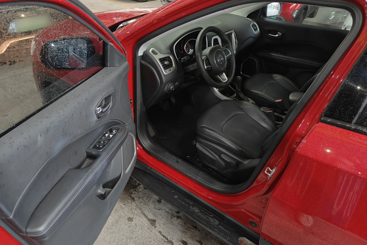 Jeep 指南者 2017款 200T 自动家享版中控内饰7003