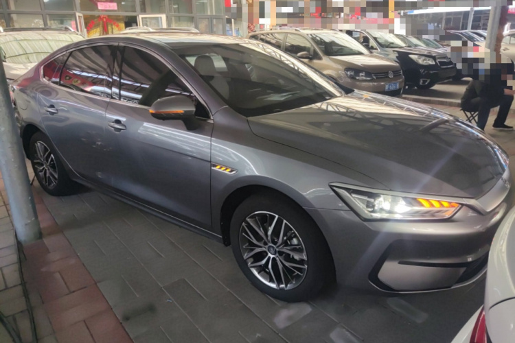 比亚迪 秦PLUS 2023款 冠军版 EV 420KM超越型车身外观3