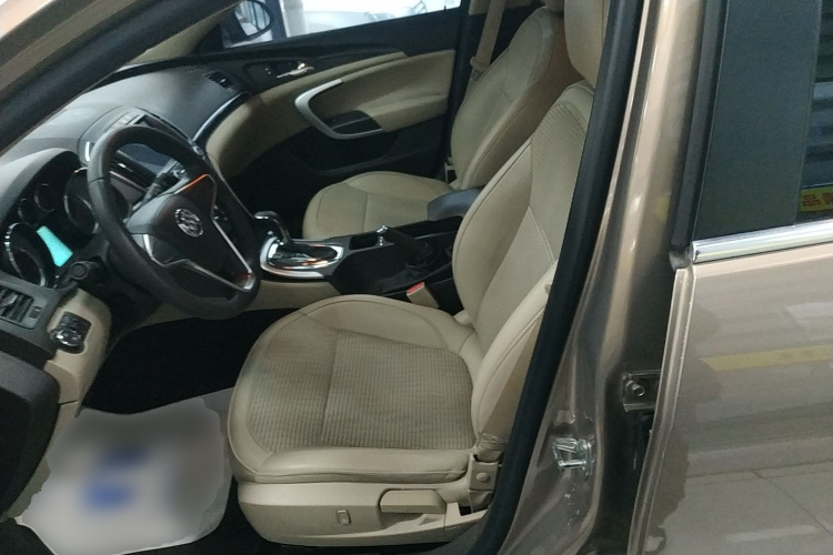 别克 君威 2015款 2.0L 领先时尚型中控内饰19