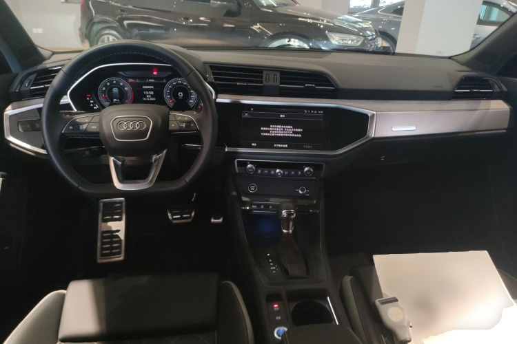 奥迪Q3 2024款 40 TFSI 时尚动感型中控内饰12