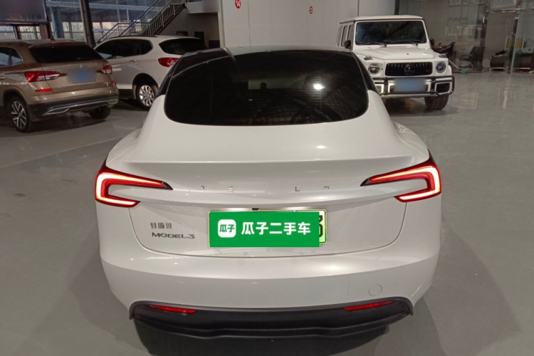 特斯拉 Model 3 2025款 后轮驱动版车身外观6