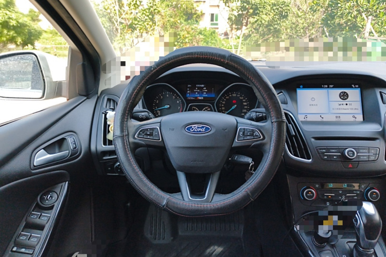 福特 福克斯 2018款 两厢经典 EcoBoost 180 自动精英型中控内饰13