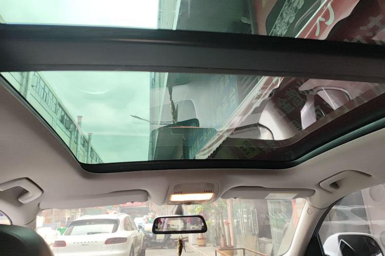 奥迪Q5 2017款 Plus 40 TFSI 技术型中控内饰22