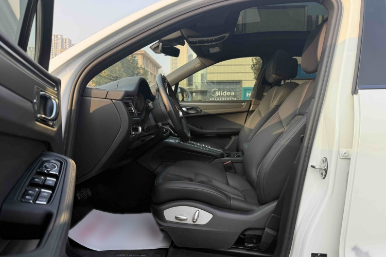 保时捷 2021款 Macan 2.0T中控内饰7002