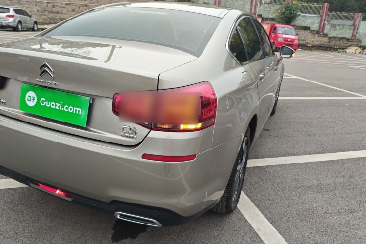 雪铁龙C5 2017款 350THP 自动豪华型车身外观9