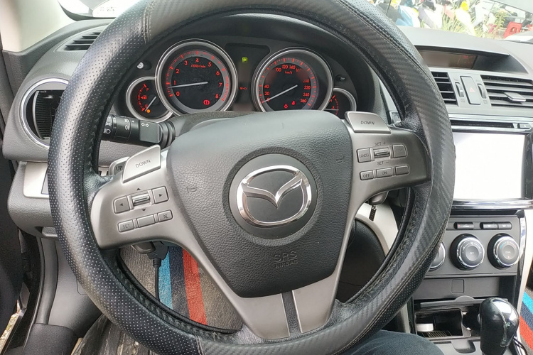 马自达 睿翼 2015款 2.0L 自动精英版中控内饰13