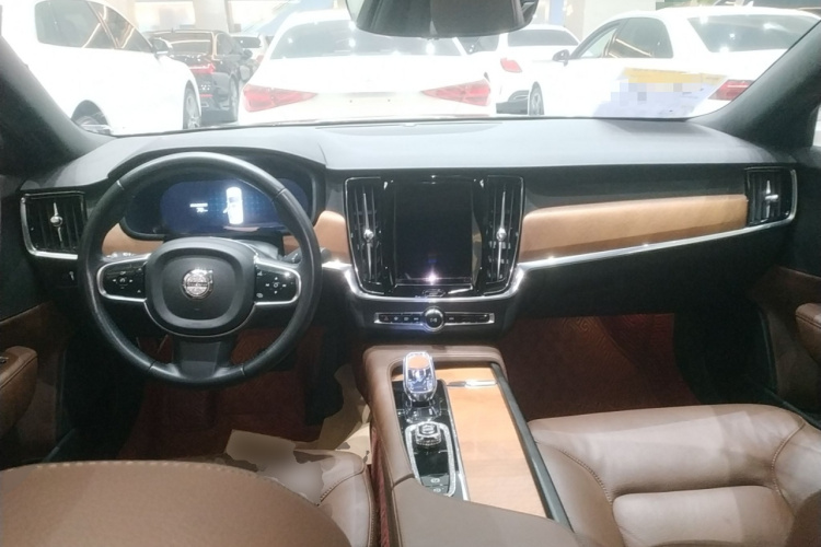 沃尔沃S90 2022款 B5 智逸豪华版中控内饰7002