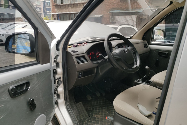 五菱汽车 五菱荣光S 2023款 1.5L 基本型封窗车 2座中控内饰20