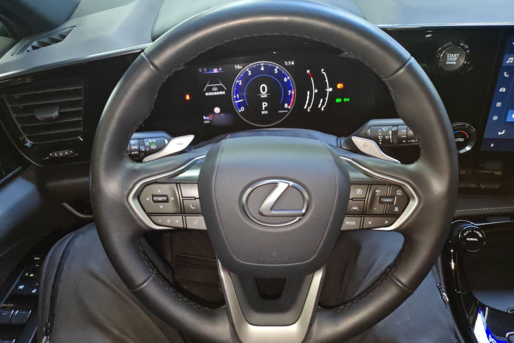 雷克萨斯NX 2022款 260 前驱 创驰版中控内饰13