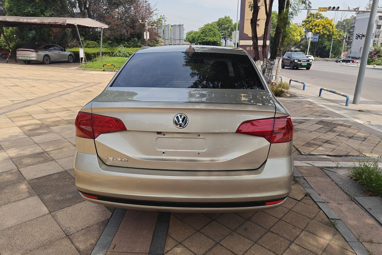 大众 宝来 2018款 1.5L 自动时尚型车身外观6