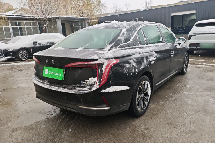 红旗E-QM5 2023款 改款 基础出行版车身外观7