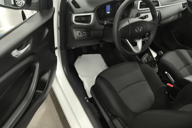 现代 瑞纳 2017款 1.4L 手动焕新版 国V中控内饰20