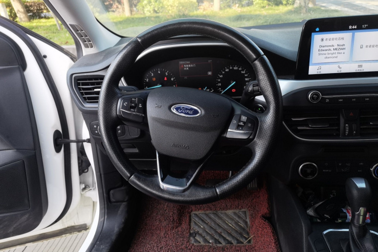 福特 福克斯 2020款 三厢 1.5L 自动锋跃型中控内饰13