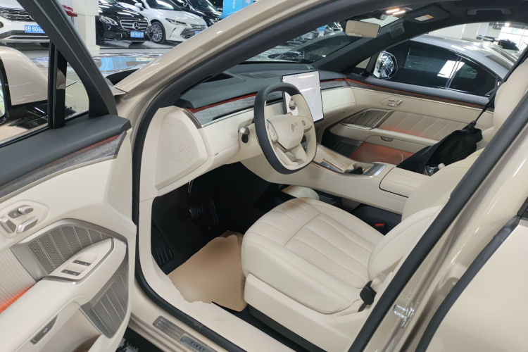 乐道L90 2025款 Ultra 六座版中控内饰20