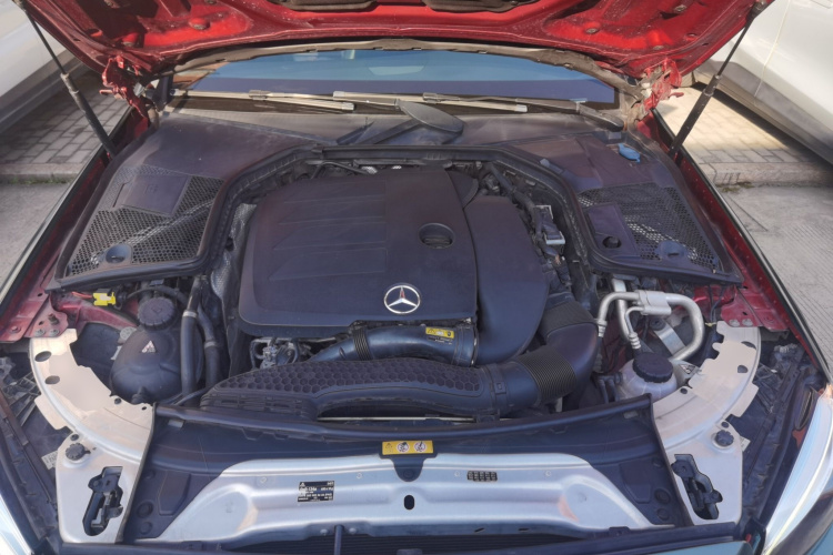 奔驰C级 2019款 C 260 L 运动版机舱底盘24