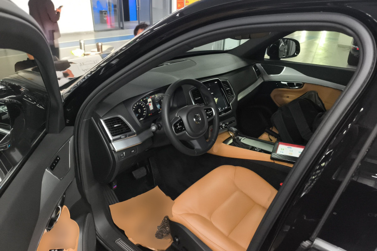 沃尔沃XC90 2019款 T5 智逸版 7座 国V中控内饰20