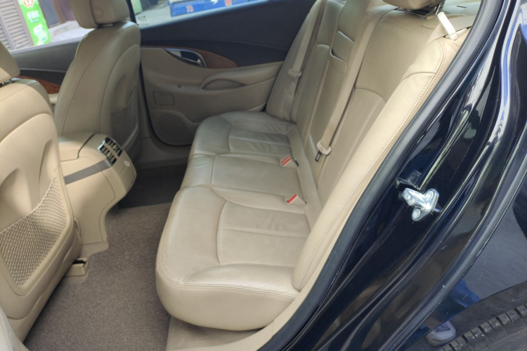 别克 君越 2009款 2.4L豪雅版中控内饰21