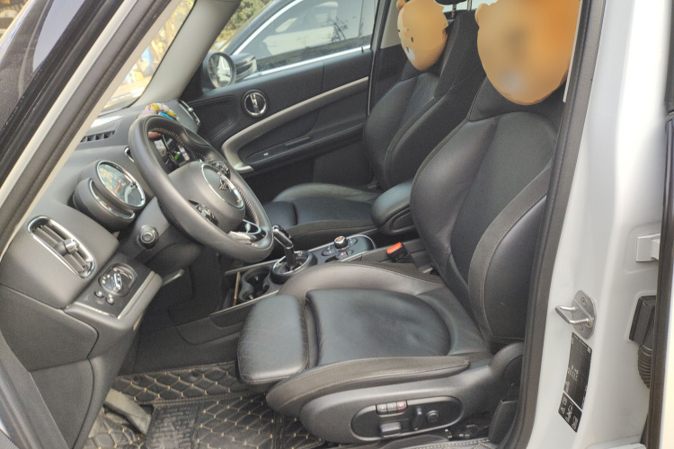 MINI Countryman 2019款 1.5T COOPER ALL4 艺术家周末旅行版局部细节19