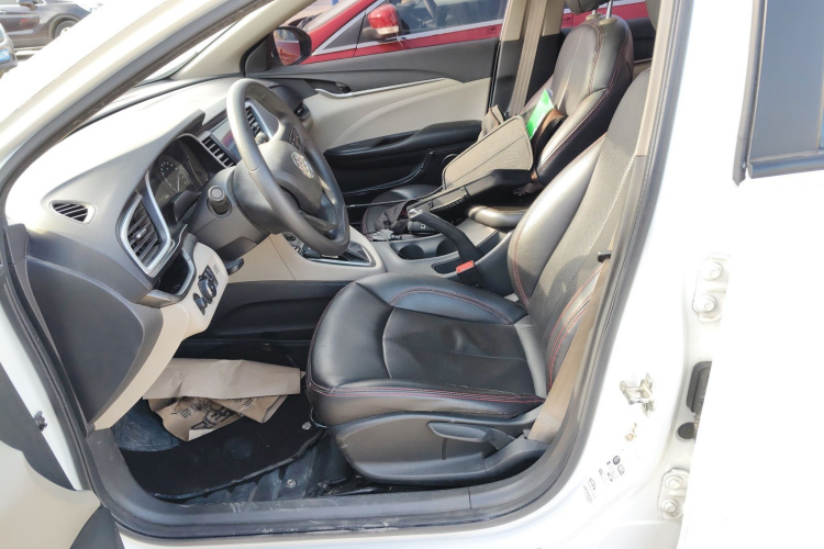 别克 英朗 2015款 15N 自动精英型局部细节19