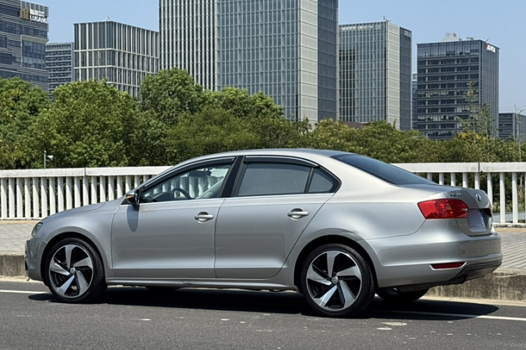 大众 速腾 2014款 改款 1.4TSI 手动豪华型车身外观6006