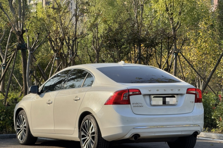 沃尔沃S60 2019款 S60L T5 智远版车身外观6005