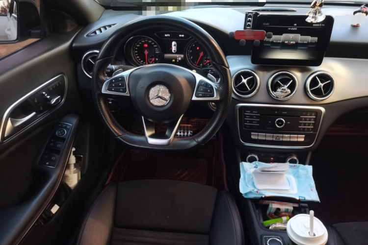 奔驰CLA 2017款 CLA 220 4MATIC中控内饰13