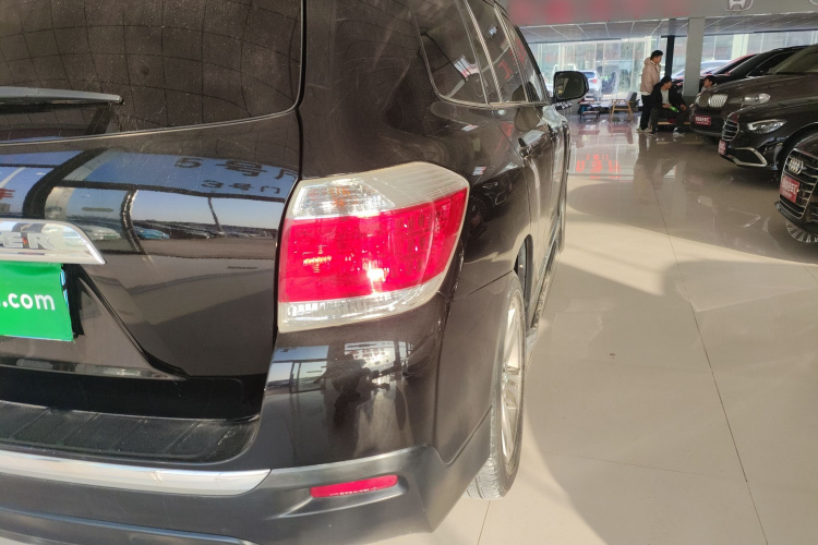 丰田 汉兰达 2012款 2.7L 两驱7座豪华版车身外观9