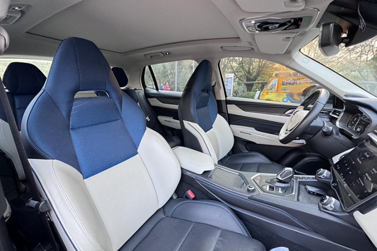 领克01 2021款 2.0TD 两驱耀Pro中控内饰7007