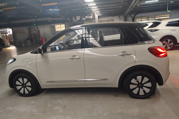 五菱汽车 五菱缤果 2024款 333km 悦享款车身外观4