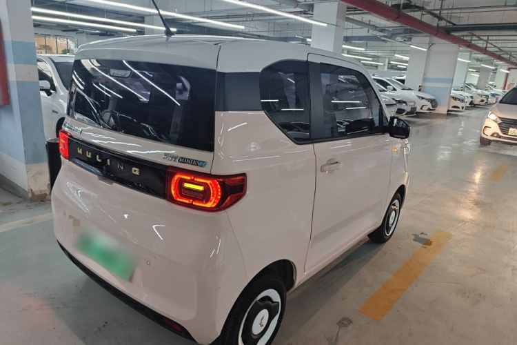 五菱汽车 宏光MINIEV 2021款 马卡龙臻享款 磷酸铁锂车身外观7