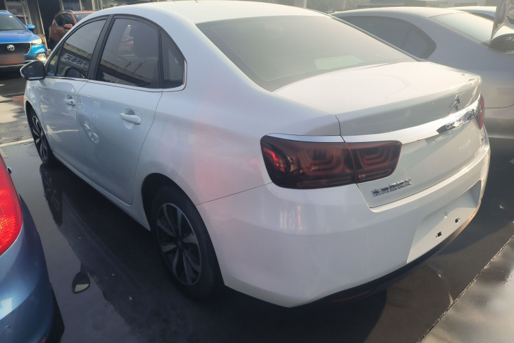 雪铁龙 C4世嘉 2018款 1.6L 手动豪华型车身外观4