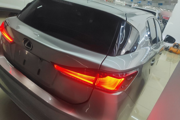 雷克萨斯CT 2017款 CT200h 精英版 单色 国V车身外观7