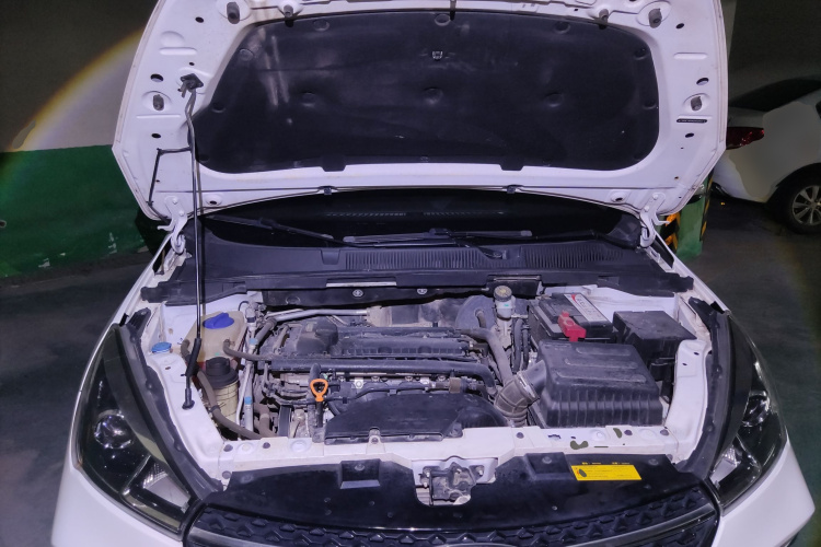 奇瑞 艾瑞泽5 2019款 1.5L 手动乐活版 国V机舱底盘24