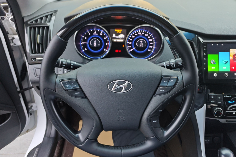 现代 索纳塔 2015款 经典 2.4L 自动领先版 国IV局部细节13