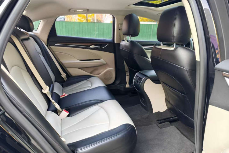 别克 君越 2019款 28T 精英型中控内饰7004