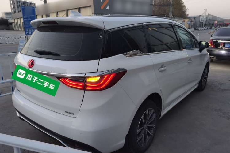 比亚迪 宋MAX 2019款 1.5T 自动智联睿逸天窗型 7座 国VI车身外观7