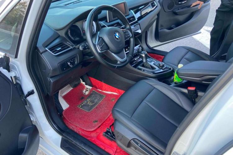 宝马2系旅行车 2018款 218i 领先型中控内饰7004