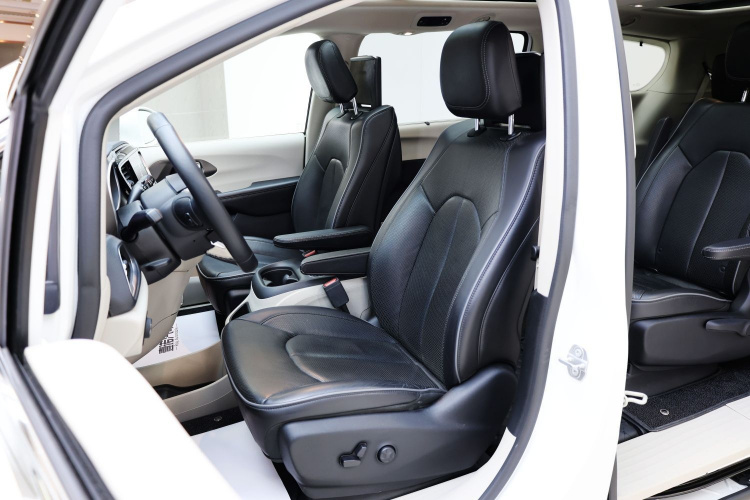 克莱斯勒 大捷龙(进口) 2017款 3.6L 尊享版中控内饰7005