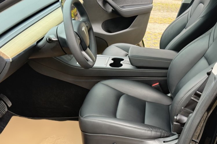 特斯拉 Model Y 2022款 改款 后轮驱动版局部细节19