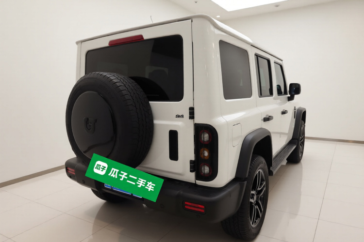 212 T01 2024款 2.0T 机械师车身外观7