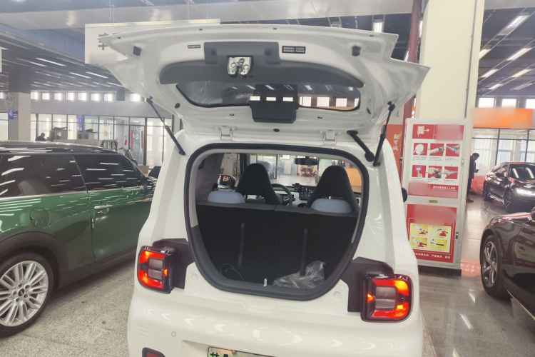 吉利银河 2023款 熊猫mini 200km 耐力熊机舱底盘23