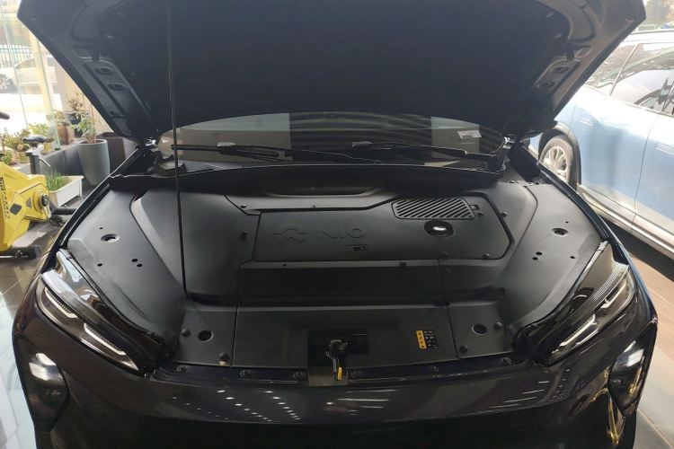 蔚来ES7 2022款 100kWh 首发版机舱底盘24