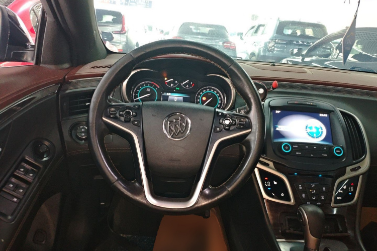 别克 君越 2013款 2.4L SIDI精英舒适型中控内饰13