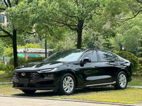 福特 蒙迪欧 2023款 EcoBoost 180 舒雅型