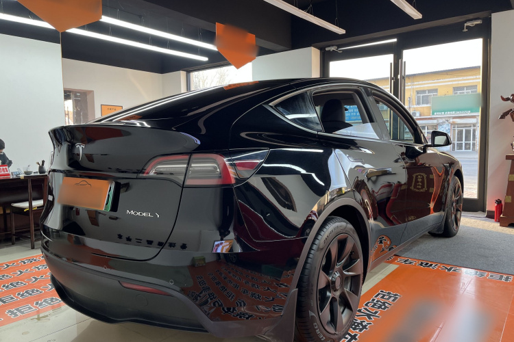 特斯拉 Model Y 2022款 改款 后轮驱动版车身外观6007