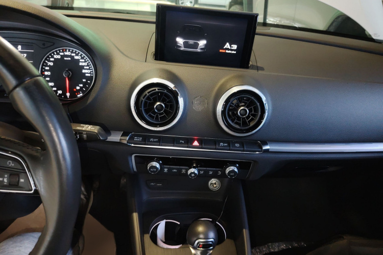 奥迪A3 2017款 Sportback 40 TFSI 运动型局部细节16