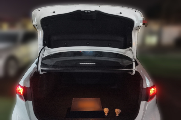 丰田 雷凌 2023款 TNGA 1.5L CVT进取版局部细节23