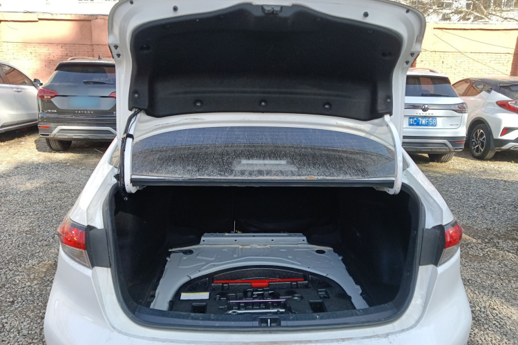 丰田 雷凌 2021款 TNGA 1.5L CVT进取版局部细节23