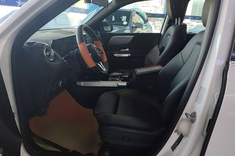 奔驰GLB 2023款 GLB 200 动感型局部细节19